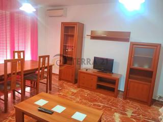 Location Appartement à Renfe - Bulevar 1ª y 2ª Fase. Piso 4 habitaciones alquiler jaén