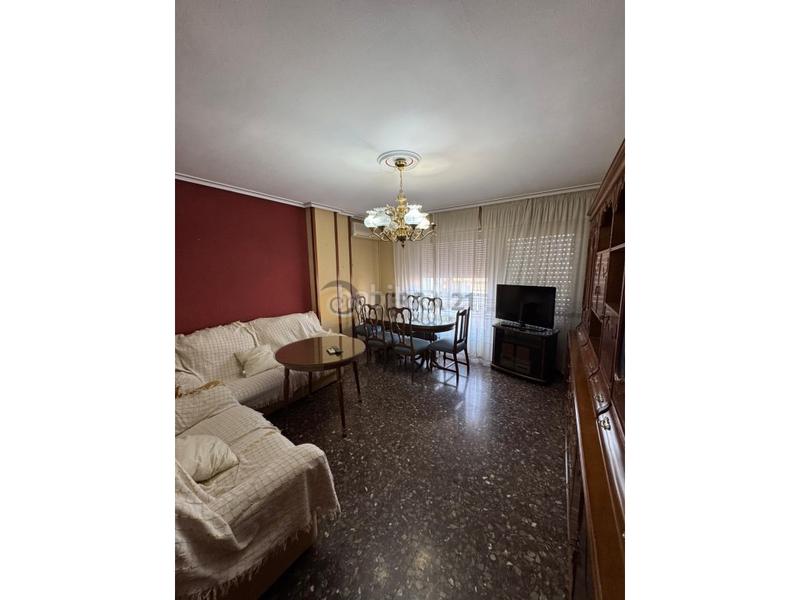 Foto 16e596d6-bfe2-4f5a-bc1f-96ecb3c3ab35. Rent flat in Hospital Jaén