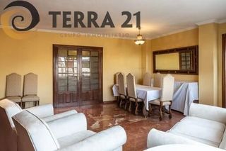 Appartement à Avda de Madrid - Pº de la Estación. Piso con cochera en paseo de la estación