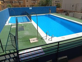 Alquiler Piso en El Valle - Universidad. Habitación disponible en residencial con piscina  zona universid