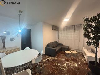 Rent Flat in Peñamefecit - Avda Barcelona. Habitación disponible para chica estudiante  av barcelona
