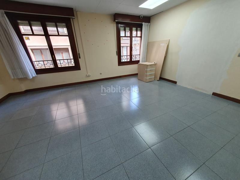 Foto 66121f3a-0ffb-4e8b-9aa4-f943f7eced80. Bureau avec chauffage parking dans Plaza Circular Bilbao