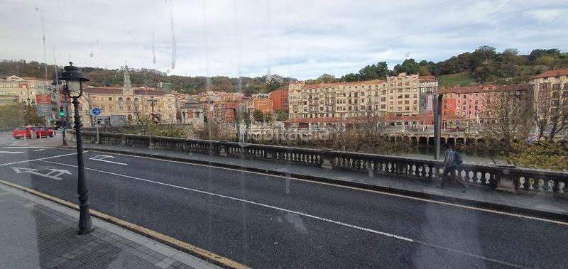 Foto 669a9b7f-8924-458d-beee-4781af344b2f. Affitto locale commerciale in Albia Bilbao