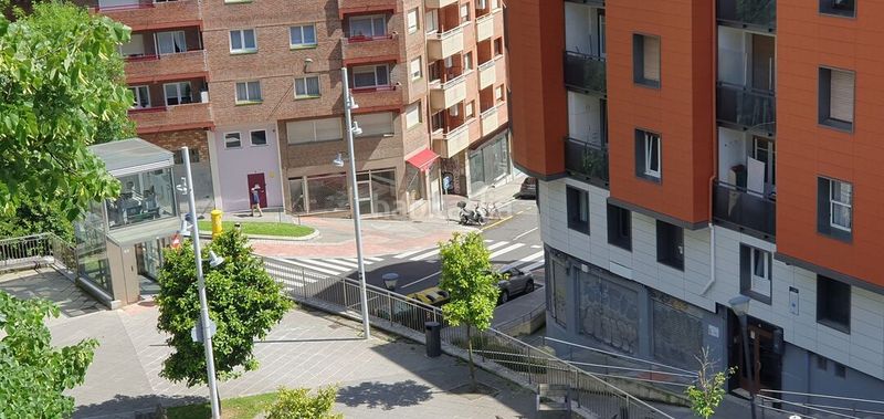 Foto d9611094-6a77-46b2-9d7e-64037a28b43a. Casa pareada en Matiko - Ciudad Jardín Bilbao