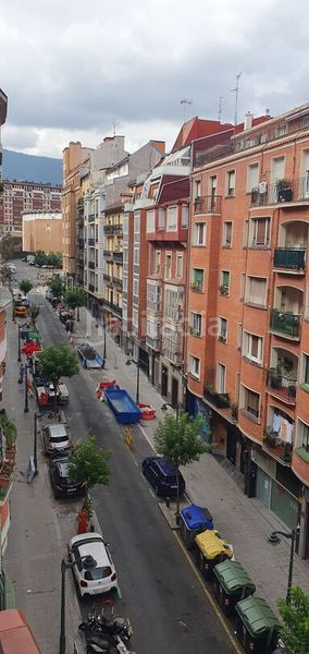 Foto 3605c629-e000-4ef9-9c26-092b3cc6aef8. Pis amb calefacció aparcament a Alhóndiga Bilbao