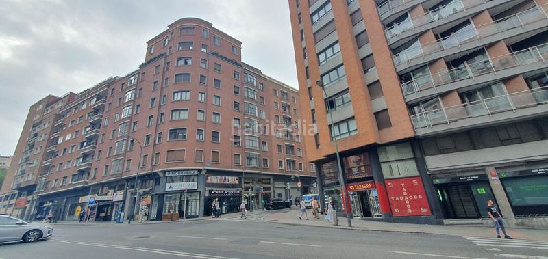Foto d75f5e74-b43d-42df-be45-d04effad431e. Pis amb calefacció aparcament a Alhóndiga Bilbao