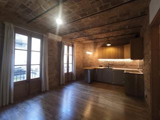 Location Appartement  Carrer de pau alsina. Bonito piso de diseño en gracia