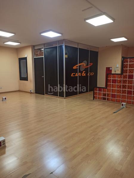 Foto c5b10157-b5c0-4c9f-bfb8-cf32bf49d05f. Location bureau dans avinguda de la constitució 180 dans Castelldefels