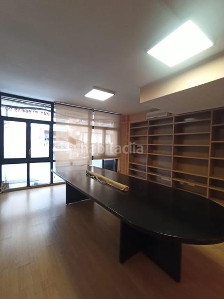 Foto cd4c9af2-f0dd-43e0-a90e-7c48f9ebd5a4. Location bureau dans avinguda de la constitució 180 dans Castelldefels