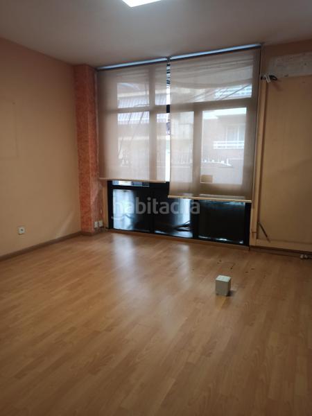 Foto e6bdad91-f6e9-445b-a217-bddb383d74a7. Location bureau dans avinguda de la constitució 180 dans Castelldefels