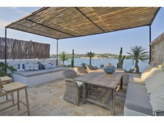 Casa in Fonduco 40. Casa de pescadores situada en primera línea del puerto de mahón