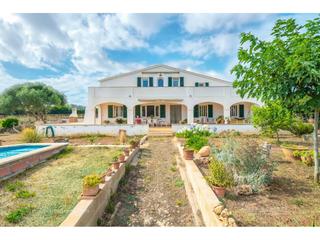 Masia a Sant Climent-Es Canutells. Gran casa de campo con piscina en sant climent