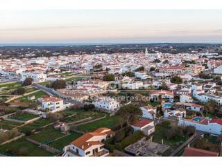 Maison à Sant Lluís-S´Ullestrar-Torret. Gran edificio ideal como inversión en san luis