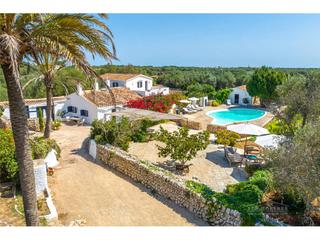 Masia a Sant Lluís-S´Ullestrar-Torret. Descubra el encanto intemporal de una auténtica casa de campo me
