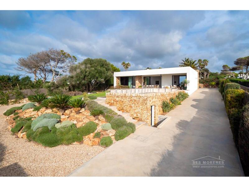 Foto d2e357d7-d5fc-4f82-aa5d-04b260d04d7b. Chalet exclusivo chalet de diseño vanguardista con vistas al mar en binidalí en Maó