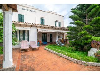 Masia a Malbúger-Camí d´en Barrotes. Una reliquia rústica en el corazón de mahón