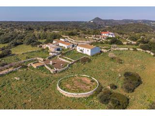 Propriété à Alaior Poble. Finca con preciosas vistas al campo y licencia turística en alai