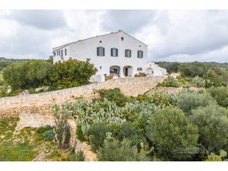 Propriété à Alaior Poble. Finca rustica con casa señorial y vistas al mar