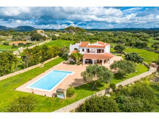 Mas à Ferreries poble. Casa de campo con licencia turística cerca de cala galdana, ferr