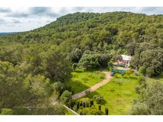 Masia a Es Mercadal Poble. Refugio de luz y naturaleza en el corazón de menorca