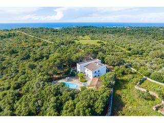 Landgut in Sant Climent-Es Canutells. Finca señorial con vistas parciales al mar