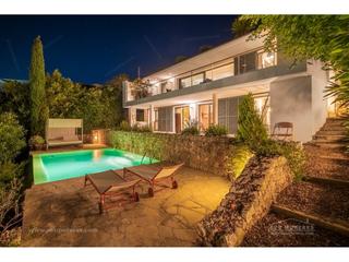 Chalet à Cala Llonga-Sa Mesquida. Casa en primera línea en el puerto de mahón