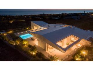 Chalet à Binibèquer. Chalet de diseño con espectaculares vistas al mar en cala torret
