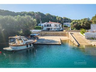 Xalet a Santa Anna-Sol de l´Est. Chalet en primera línea en la cala virgen de cala sant esteve