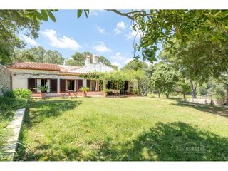 Chalet in Es Mercadal Poble. Casa rural reformada con piscina y licencia turística