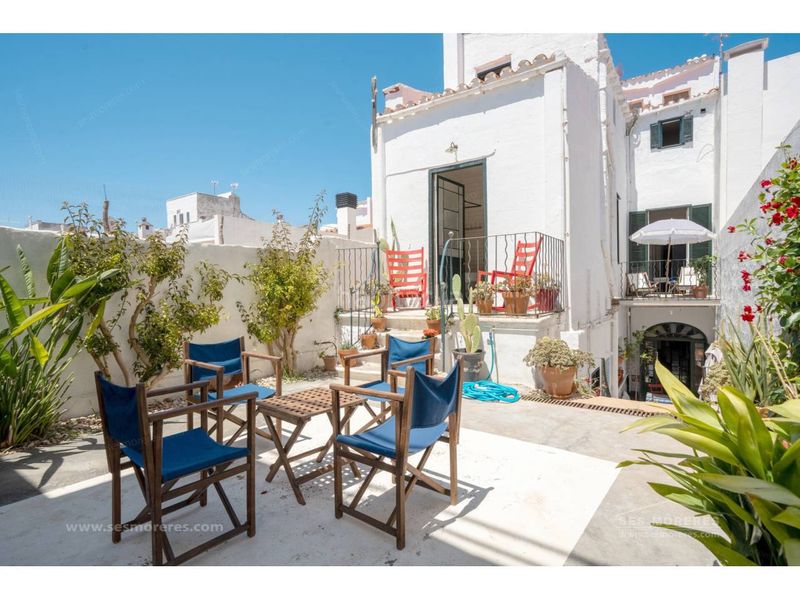 Foto afd7a0c2-0e48-48a3-b62f-d07995e6223d. Casa amb calefacció aparcament a Centre Històric Maó / Mahón