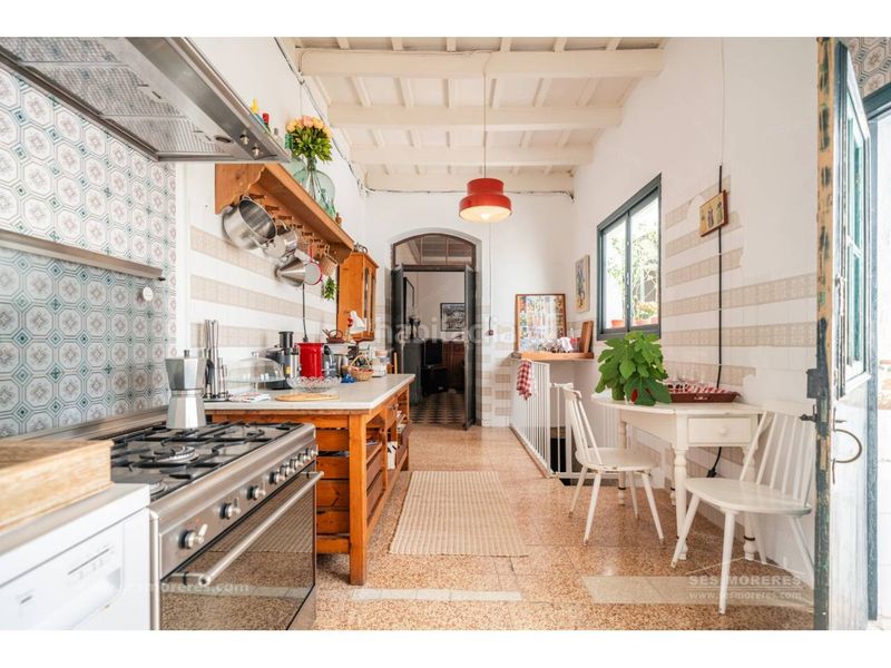 Foto e57f0221-537b-45b8-bfbe-6c5043d77cb7. Casa amb calefacció aparcament a Centre Històric Maó / Mahón