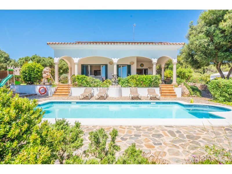 Foto ede1193b-4362-4136-93a3-e545d8241eee. Xalet amb aparcament piscina a Binibèquer Sant Lluís