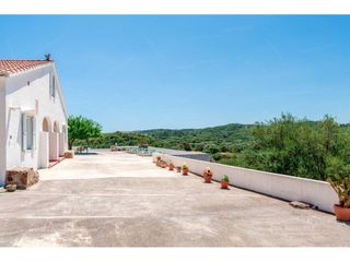 Fondo rustico in Es Grau-Serra Morena. Finca rústica con privacidad y vistas infinitas al campo en es g