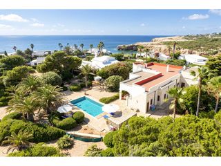 Xalet a Cap d´en Font-Binissafúller. Exclusiva villa en cap den font con vistas al mar y piscina