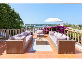 Xalet  Calle carrer de sa falúa. Chalet con piscina y vistas al mar en cala llonga