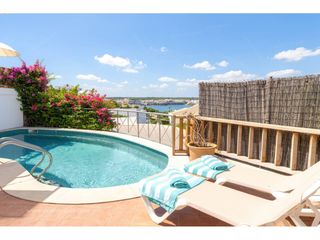 Chalet  Calle carrer de sa falúa. Chalet con piscina y vistas al mar en cala llonga
