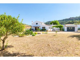 Masía en Es Migjorn Gran Poble. Casa de campo a las afueras de es mercadal