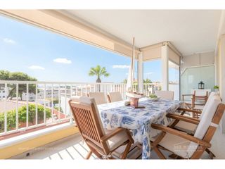 Apartment in Tanques del Carme-Fort de l´Eau. Piso con dos plazas de parking, trastero y piscina comunitaria e