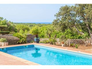 Masia a Sant Lluís-S´Ullestrar-Torret. Casa de campo con vistas al mar
