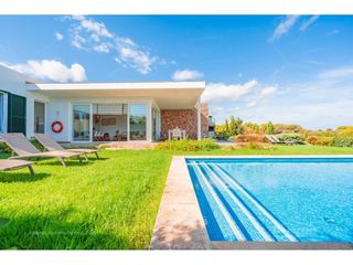 Chalet in Coves Noves. Chalet de nueva construcción  licencia turística y vistas al mar