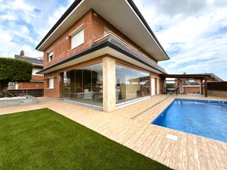 Xalet  Carrer dels tillers. Espectacular chalet en zona castell de palau-solit i plegamans