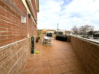 Zweistöckige Wohnung  Passatge del camí de can riera. **en venta dúplex esquinero reformado en palau-solità i plegaman