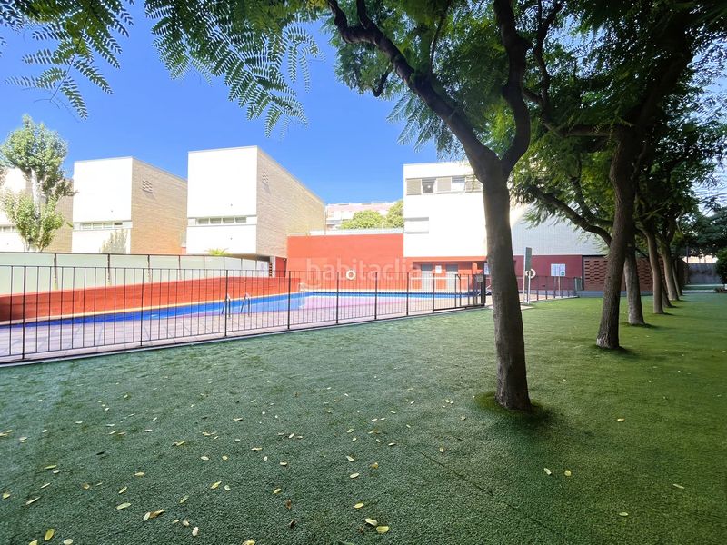 Foto c12ed0cf-99e9-4e85-aa9b-8f6b59453ee4. Pis amb calefacció aparcament piscina a Bon Pastor Barcelona
