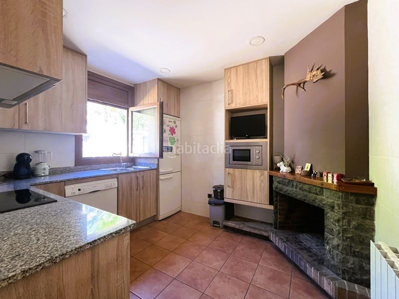 Foto 9a3ac910-7f57-45e8-949e-46afd22caba1. Casa amb xemeneia calefacció a Palau-solità i Plegamans