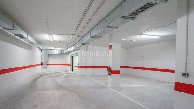 Foto 4117cc58-210e-461a-b840-90f1dff93896. Miete autoparkplatz in avenida de juan pablo ii 31 in Granada