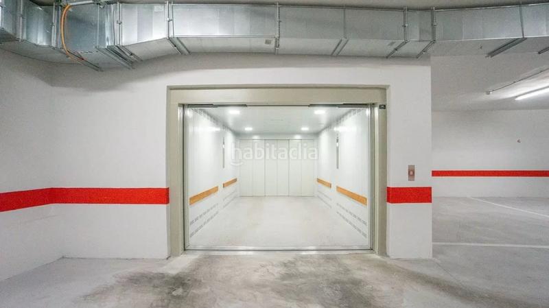 Foto cf1b0291-f979-4d99-bd99-4d292e2b24d7. Miete autoparkplatz in avenida de juan pablo ii 31 in Granada