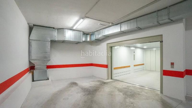 Foto f084f930-ba35-4359-aded-fd21316b9f4b. Miete autoparkplatz in avenida de juan pablo ii 31 in Granada