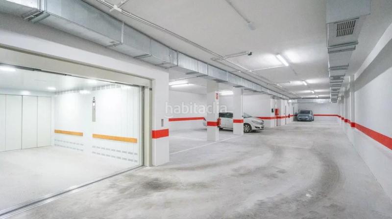 Foto 0e3672f6-df46-4498-a283-dcf09f8e9f50. Aparcament cotxe a avenida de juan pablo ii 31 a Granada