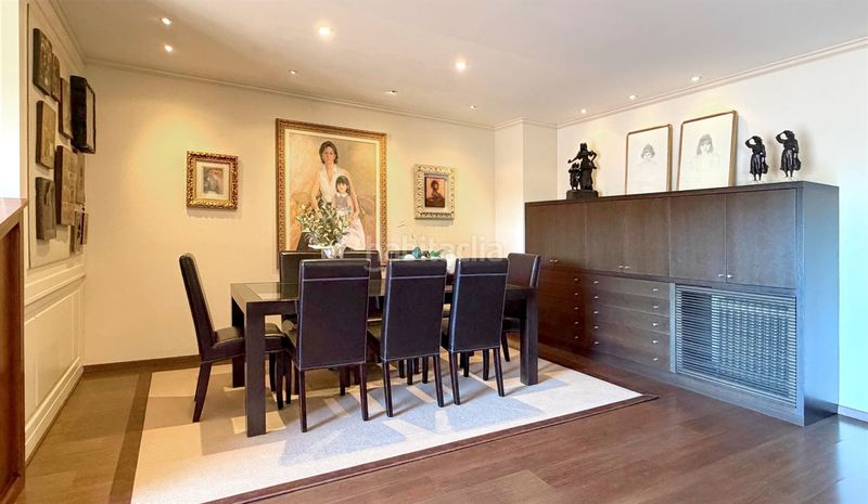 Foto 0cd1477a-722b-42e2-b7e1-66b48017e679. Pis amb xemeneia calefacció piscina a Pedralbes Barcelona