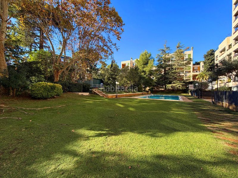 Foto 78ff8aff-e04d-4ab3-a049-4a8666906cd0. Pis amb xemeneia calefacció piscina a Pedralbes Barcelona